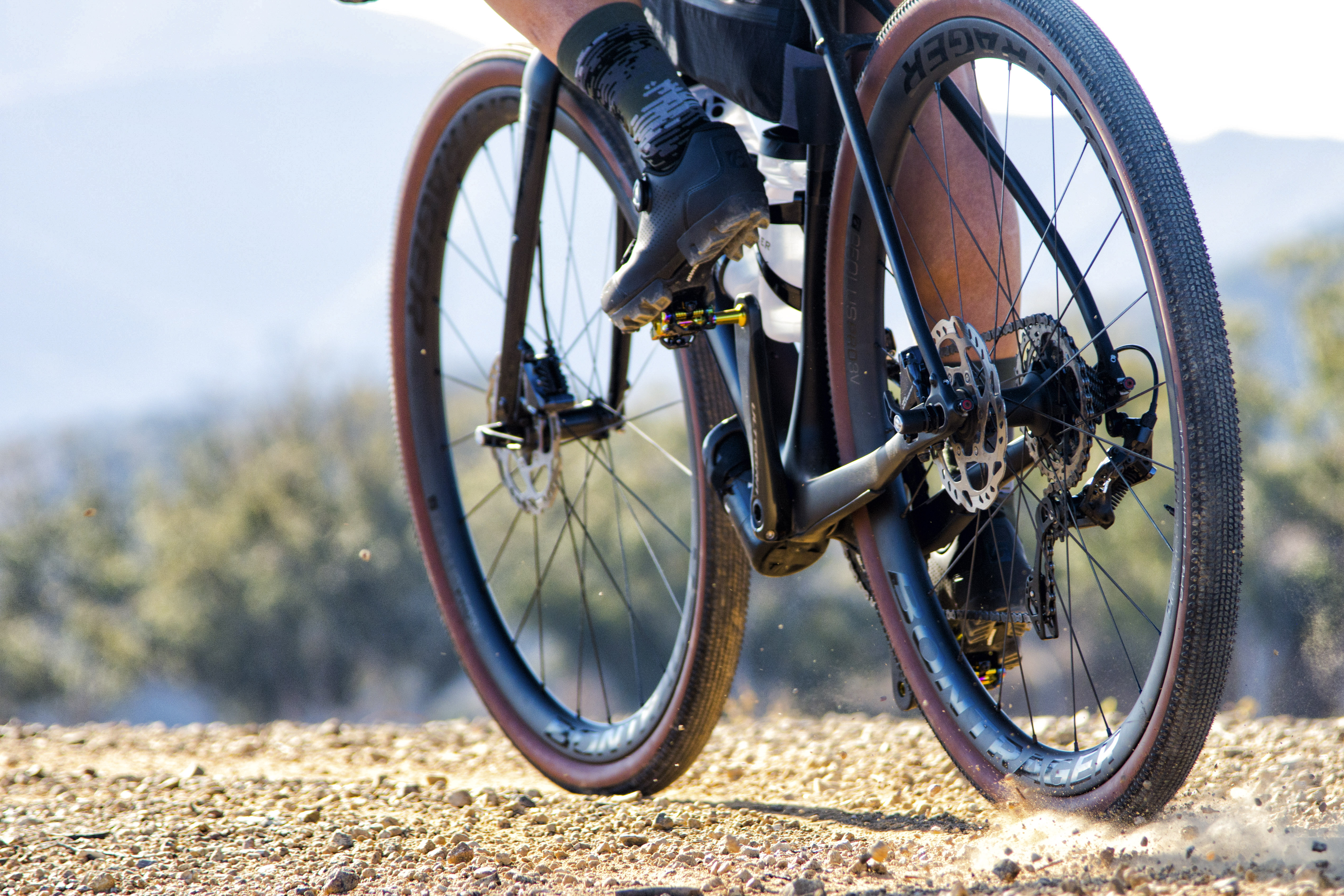 gravel bikes offer clerance for wide tyres